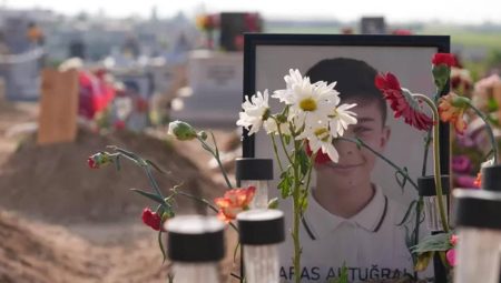 İsias Otel’de çocuklarını kaybeden aileler anlatıyor: “Yasımızı yaşayamadan gayret etmeye başladık”