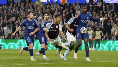 Aston Villa’nın geri dönüşü tıp atlamaya yetmedi; PSG ismini yarı finale yazdırdı