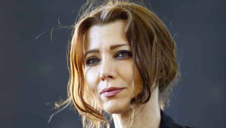 Elif Şafak, Financial Times’a yazdı: Gençlik değişim istiyor, en tanınan rakibin adil olmayan bir formda mahpusa atılmasıyla sandık da tehlike altında
