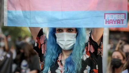 Hormon ilaçlarına getirilen kısıtlama trans bireyleri nasıl etkiliyor?