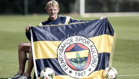 Aykut Kocaman Fenerbahçe’ye gelirse, yardımcısı Dirk Kuyt olacak