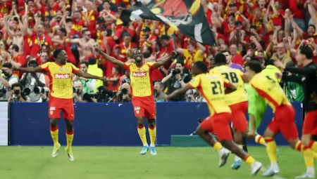 Lens, Nice’i 3 golle dağıtarak Fransa Kupası’nın sahibi oldu