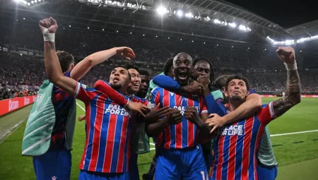 UEFA Konferans Ligi’nin şampiyonu Crystal Palace