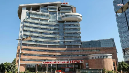 CHP’de işten çıkarmalar sürüyor
