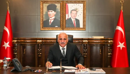 Diyarbakır Valisi Murat Zorluoğlu’ndan “Terörsüz Türkiye” uyarısı: Bu olmazsa süreç istediğimiz sonucu vermez