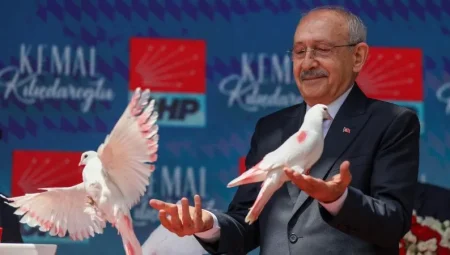 Ertuğrul Özkök: Ünlü muharrir, Bay Donald’a “hırsız başkomutan” dedi; “Bay Kemal” için yazsa neler kederi?